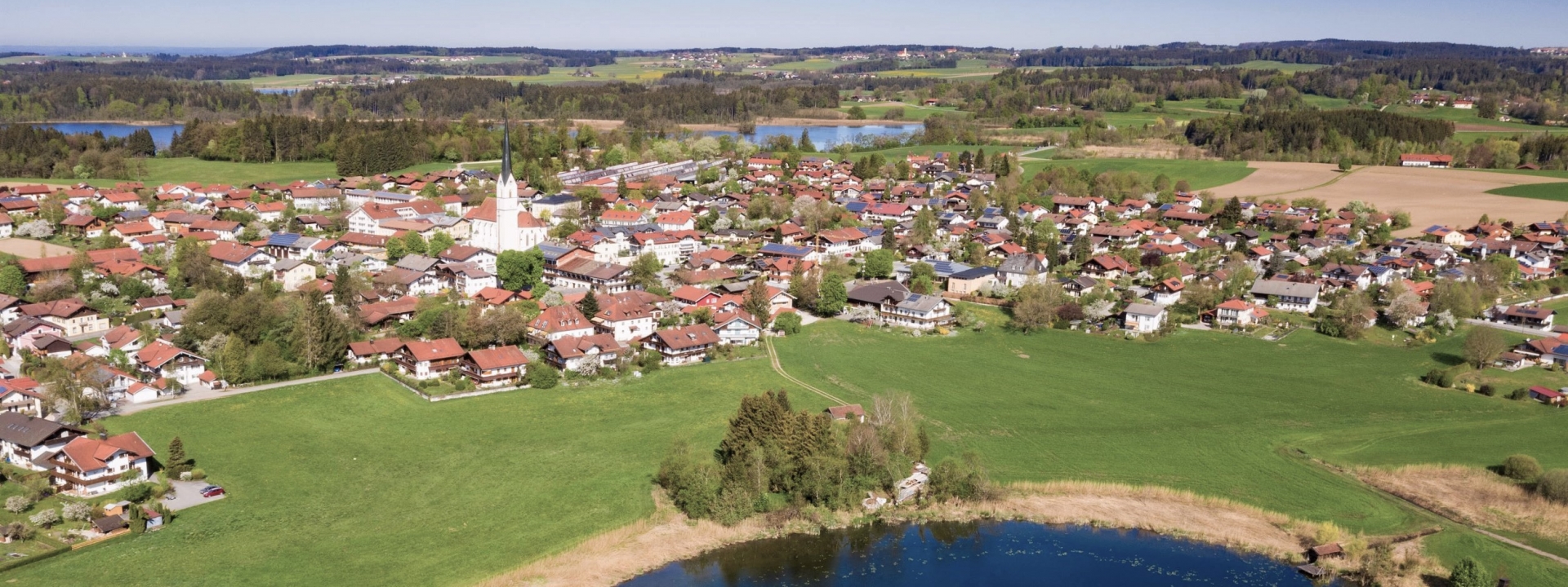 Foto: Gemeinde Eggstätt Foto: Luftaufnahme von Eggstätt mit Seen